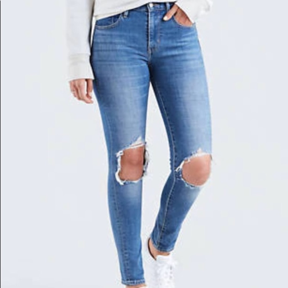 Levi’s distressed skinny jeans